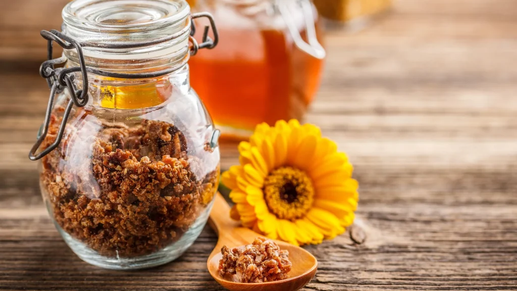 Propolis Discover the Remarkable Benefits of This Natural Remedy